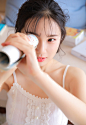 靓丽美女白色吊带睡衣性感私房照