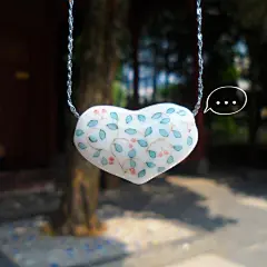 瓷不语/连理枝 手绘缠枝纹样锁骨项链 复古创意陶瓷饰品 羁绊的心@北坤人素材