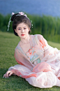 “春景熙熙”#洛阳约拍 #郑州约拍#汉服 #清冷感 - 抖音