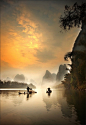 The Morning Fisherman in Guilin  早晨，渔夫在桂林