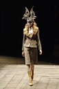 Alexander+McQueen+Fall+2006+AGIPo7imjCax.jpg (930×1400)