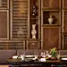 #DINZ餐厅#Andre Fu丨愉村。餐厅隶属三亚海棠湾君悦酒店，外层由竹材包覆，Andre Fu力图创造出一种“具有当地民族特色，又能提供现代就餐体验”的室内设置。设计师还通过室内色调营造出既雅致又放松的休闲用餐体验，他利用橙棕色、紫红色及沙色调向当地传统致敬。 ​​​​