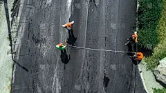 正在建设中的新柏油路鸟瞰图