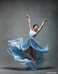 《运动中舞者非凡优雅的身体》纽约舞蹈是时尚摄影师肯Browar和舞蹈摄影师Deborah Ory的拍摄项目。这组美丽的图片展示了当代舞中的舞蹈与舞者的魔幻世界，模特来自美国芭蕾舞剧院。