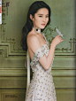 刘亦菲化身“天仙攻”登上《时尚芭莎》4月上封面。古典，优雅，美好得不像话……