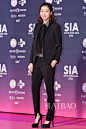 金高银身着圣罗兰(Saint Laurent) 服饰现身2016亚洲风尚大典 (Style Icon Awards (SIA) ) 红毯