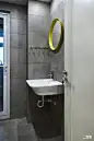 现代简约 灰调 极简 黑白 简单 明亮 清爽 轻奢 装修效果图 风格装修样板房 家居 家装 室内设计 住宅 软装 装潢 现代 简约 卫生间 洗手间 浴室 干湿分离 射灯 置物架 瓷砖 洗手台 镜子 #点击图片跳转查看完整的家#