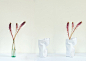 荷兰设计师Pepe Heykoop设计的“Paper Vase Cover”（纸质花瓶外套）获得了IMM Cologne 2013的“室内创新奖”。

产品采用平板包装，用防水铜版纸制作，富有雕塑美感的几何结构，使其在形态上能够灵活调整，以适应于不同体型的瓶身。

该系列产品的生产过程与慈善基金Tiny Miracles Foundation合作，目标是帮助孟买贫民区700余人解决8年的就业问题，如此款“Paper Vase Cover”便是由生活在孟买红灯区的妇女们制作完成。