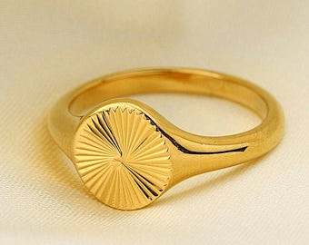 Signet ring | Etsy :...