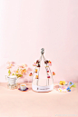 夏日繁花·怦然心动
海口丽思卡尔顿酒店 X VIKTOR&ROLF
这个夏天海口丽思卡尔顿酒店携手先锋派艺术品牌——维克多与罗夫香氛（Viktor&Rolf）
以其别具一格的系列香水为灵感，创意呈现“怦然香遇”主题下午茶✨

当前卫大胆遇上雅致奢华，让我们带您在馥郁花果香中，开启一场午后奇遇。
“怦然香遇 ​​​​...展开全文c