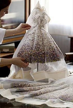 啊~西门吹雪采集到人物定位fashion atelier - haute couture feather