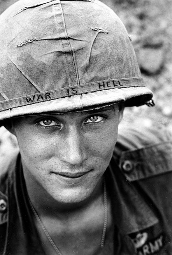 1965年某不知名的士兵：War is ...