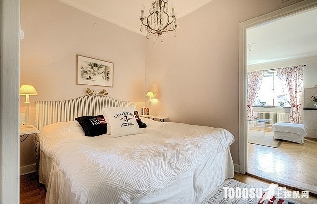 2013卧室白色系时尚混搭风格一室一厅家...