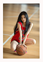 篮球美女活力运动风球场写真图片_性感美女_美桌网