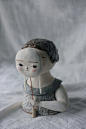 其中包括图片：Strings of Pearls Emulate Tears and Form Connections in Intimate Ceramic Sculptures by First of May Studio — Colossal