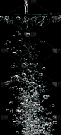 泡泡白色的氧气空气，在水下