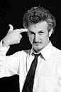 西恩·潘Sean Penn
出生地： 美国加州伯班  
出生日期： 1960年8月17日 
2009年因《米尔克》获第15届美国演员工会奖最佳男主角奖
2009年因《米尔克》获第66届美国电影电视金球奖剧情类最佳男主角提名
2009年因《米尔克》获第81届奥斯卡金像奖最佳男主角奖
2004年因《神秘之河》获第10届美国演员工会奖最佳男主角提名
2004年因《神秘之河》获第61届美国电影电视金球奖剧情类最佳男主角奖
2004年因《神秘之河》获第76届奥斯卡金像奖最佳男主角奖
2003年因《