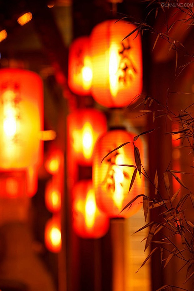 古典中国风的大红灯笼高高挂唯美图片