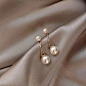 Pearls are the ultimate symbol of sophistication, beauty, and class. Instantly elevate any outfit with these stunning earrings. No matter which style you choose, you will steal the show on any occasion. 

S925 Sterling Silver Needle
Freshwater Pearls
Ligh