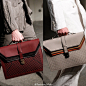 #2017春夏米兰时装周#【Bottega Veneta】Accessory  |  50年的工艺沉淀注定带来不平凡的配饰系列，给职业女性最高贵的选择