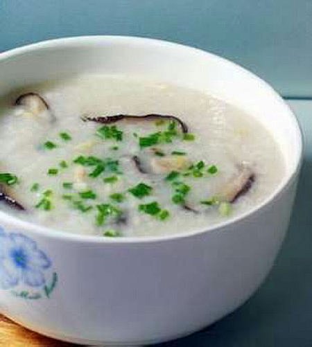 香菇鱼片粥
作法
1.大米洗净，鱼肉一半...