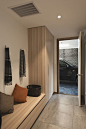 Mudroom. High Street is a minimalist house located in Melbourne, Australia, designed by Alta Architecture.: 
