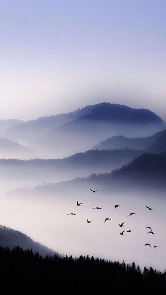 大山意境云雾缭绕