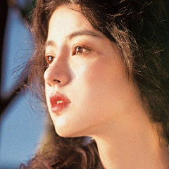 绯色大空采集到美女