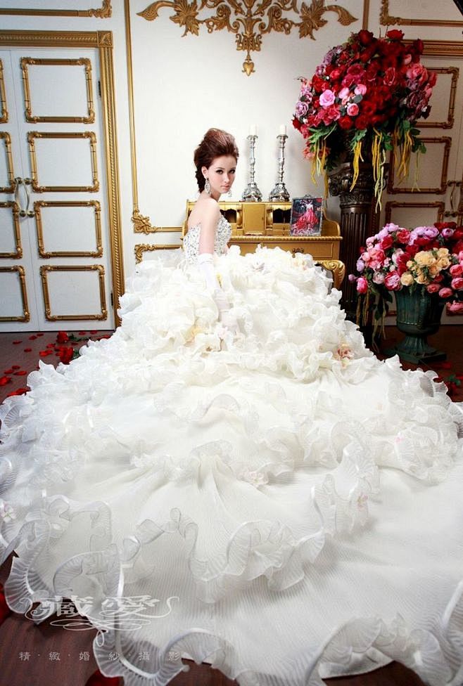 【藏爱婚纱】来自于台湾的高品质婚纱品牌，...