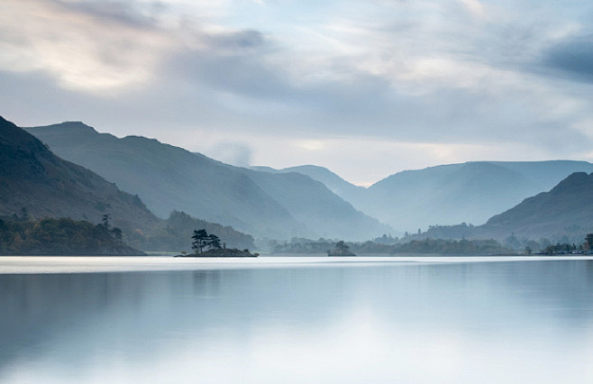 奥斯湖（Ullswater）是英格兰田园...