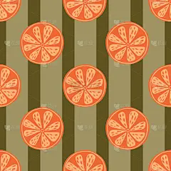 手绘风格的橙色切片无缝图案。绿色条纹的背景。夏天食物背景。
