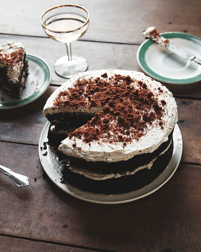 Indulge in a Delightful Gastronomic Adventure: Decadent Chocolate Fudge Cake Recipe