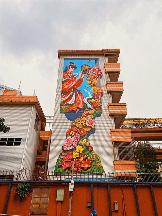 广州首条岭南文化涂鸦街，旧街大翻新，最新...
