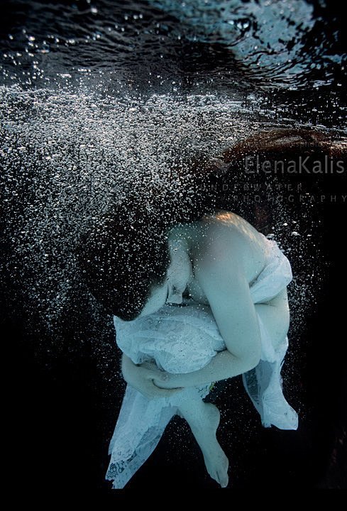 人鱼的召唤：Elena Kalis水下摄...