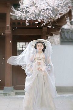 LinBenJChuan_采集到国风服装