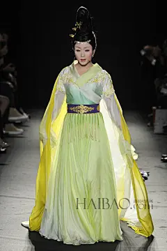 劳伦斯·许(Laurence Xu) 2013秋冬“中国定制”巴黎首秀发布_Laurence Xu_Laurence Xu_海报时尚网李玉刚