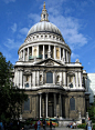 5.圣保罗座堂 St Paul's Cathedral；另译为圣保罗大教堂
位置：伦敦
所属宗派：英格兰教会

建筑师：Sir Christopher Wren
建筑风格：English Baroque
年代：1675–1710