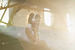 健身的女孩放松