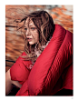#杂志大片# UK Vogue October 2016: #Sasha Pivovarova# by Craig McDean. 英国版《Vogue》十月刊-“Puff Piece”主题,莎兔把秋冬服饰演绎的如此灵动,感觉又回到出道时的状态.
