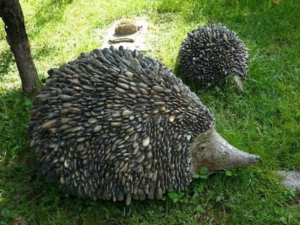 Stone hedgehogs for ...