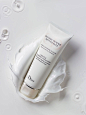 This contains an image of: Dior Cosmetic Milky Splash