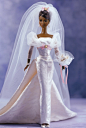 芭比娃娃 2001限量版 Sophisticated Wedding™ Barbie® Doll 婚纱 新娘【价格49.98美元】
