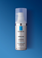 【抗氧化／抗糖化精华】【明叔】——La Roche-Posay Derm Aox Intensive Anti-Wrinkle Radiance Serum。配方以维他命C + 维他命E + 肌肽为核心。质地为稀薄的焦糖色略有稠度的液状，抹开后非常清爽，不油不闷不致痘不刺激不堵毛孔，适合各类肤质。