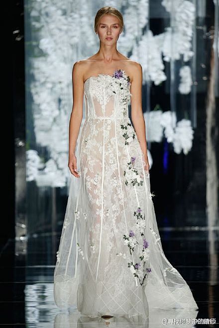 西班牙婚纱品牌 YolanCris 发布...