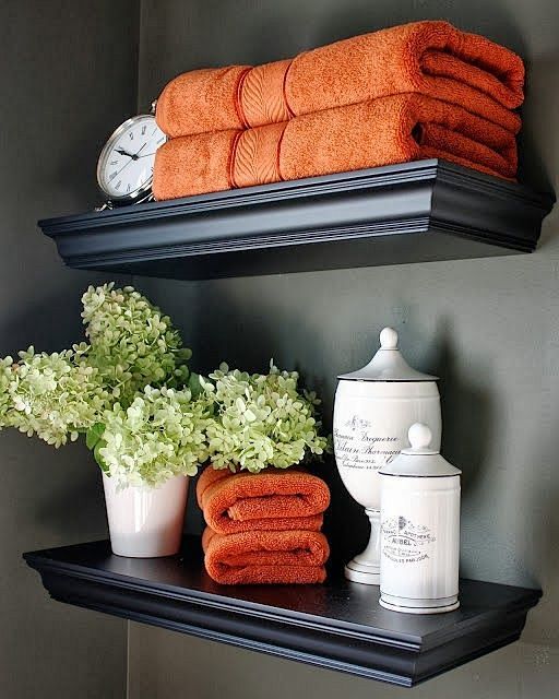 orange accent towels...