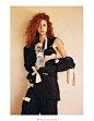 #早安美图#Vogue UK September 2016: “Tidal Shift”  Natalie Westling by Colin Dodgson，红发的小魔女Natalie Westling徜徉在粉色的海水中，在柔和的广中观潮汐起落。色调真美！