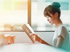 毕业季校园美女桌面壁纸-高清桌面壁纸-统一壁纸站