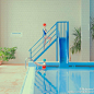 #Flipboard图说#｜来自斯洛伐克的摄影师Maria Svarbova以公共泳池为背景，拍摄了一组名为《泳池》的照片，使用清透犹如薄荷糖的色调与轻盈的曝光度，搭配着模特结冰似的表情与定格动作，摄影师巧妙地运用了这种极致清凉的超现实风格，有没有给置身于炎炎夏日的你带来一抹清凉？