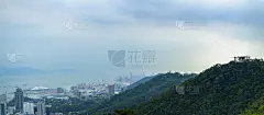 中国深圳，南山公园和蛇口船坞的山顶全景