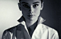 Audrey Hepburn//眼袋啊。。
